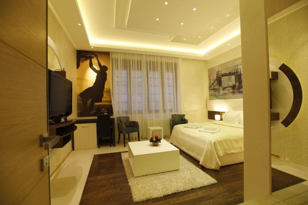 Privilege Suites By Central Park Belgrado Quarto foto