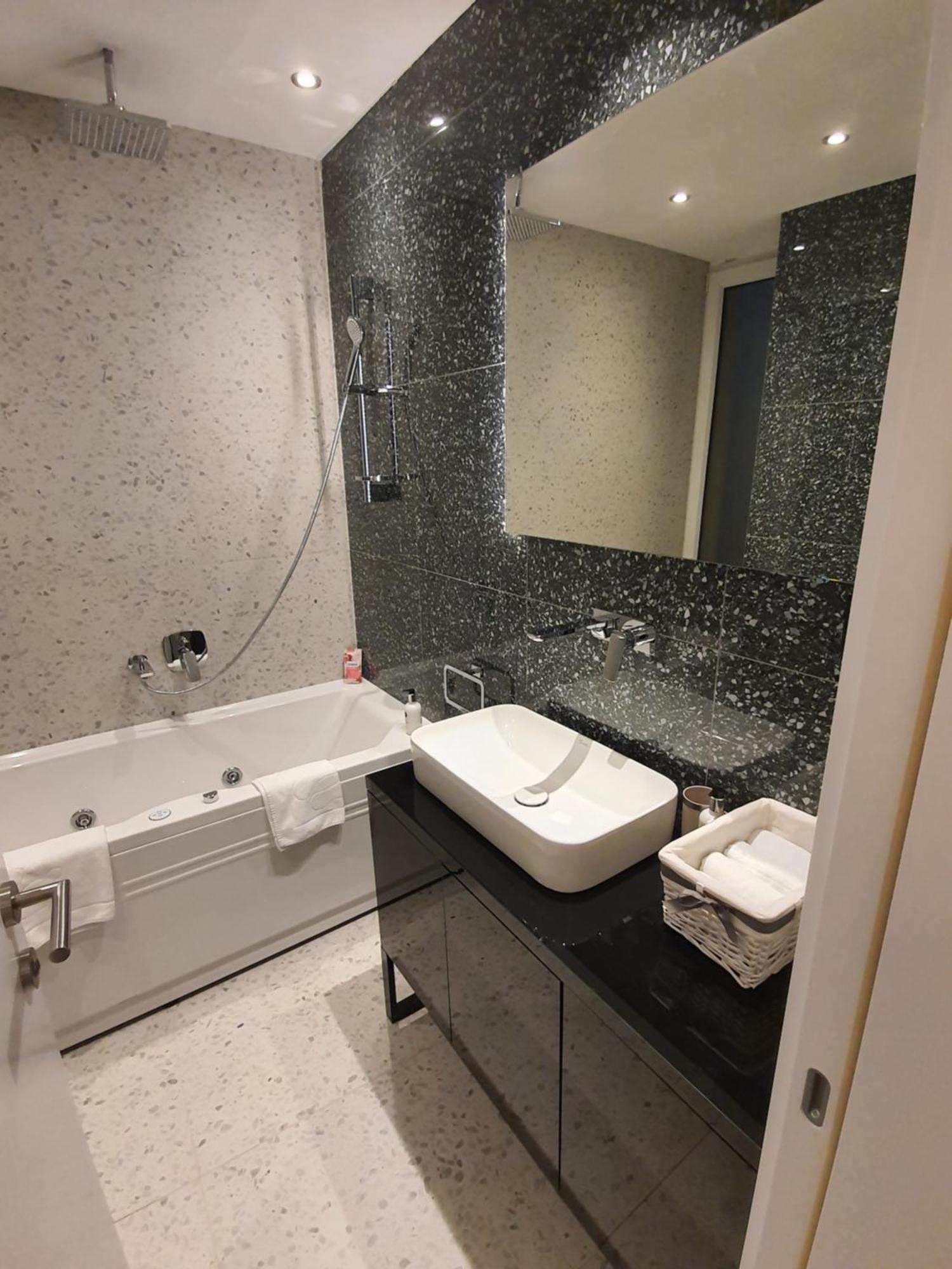 Privilege Suites By Central Park Belgrado Quarto foto